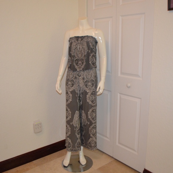 Gray paisley jumpsuit INC medium - Picture 6 of 8